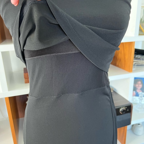 Long black halter dress with mesh waist - Picture 4 of 11